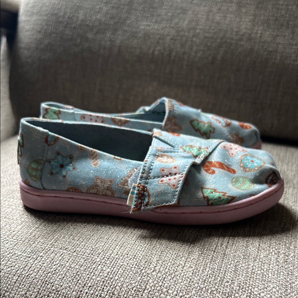 Toms Toddler 10 Christmas Holiday shoes blue GUC